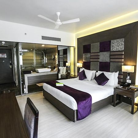 Hotel Sea Princess Мумбаи Экстерьер фото