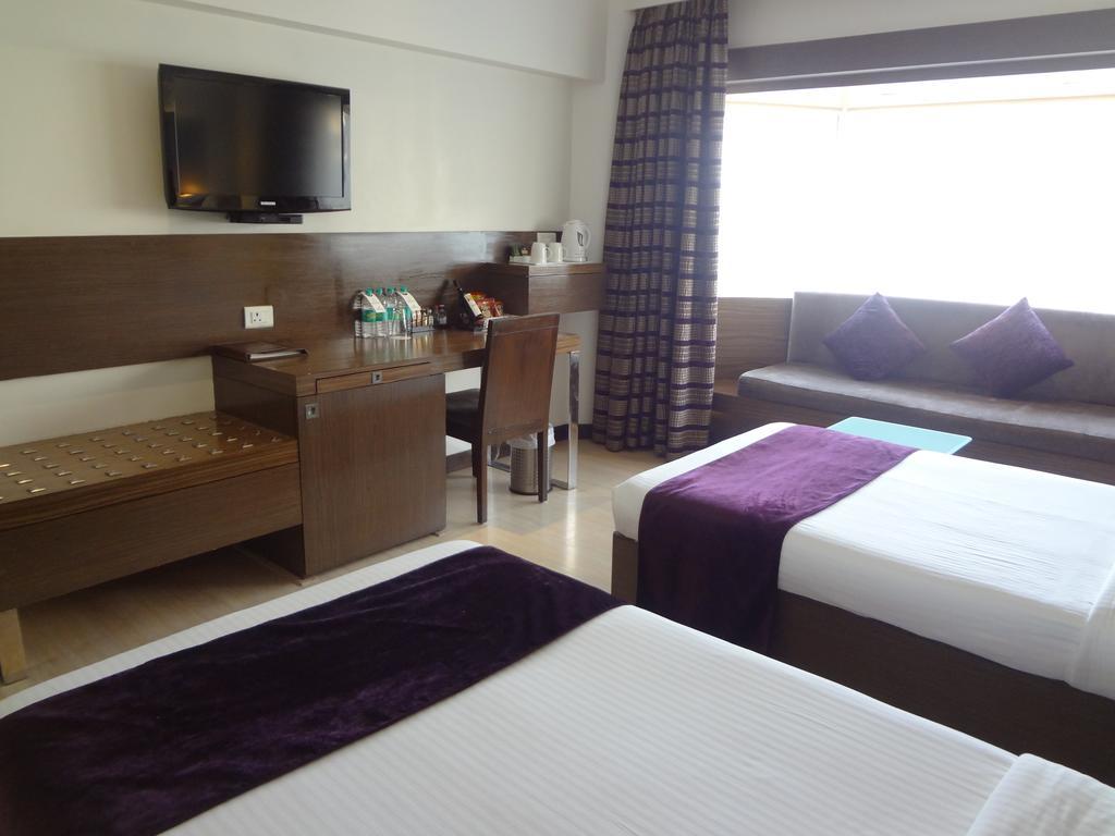 Hotel Sea Princess Мумбаи Экстерьер фото