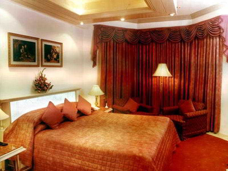 Hotel Sea Princess Мумбаи Экстерьер фото