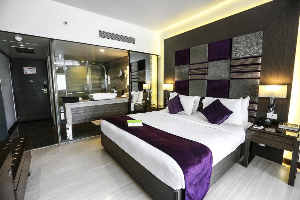 Hotel Sea Princess Мумбаи Экстерьер фото